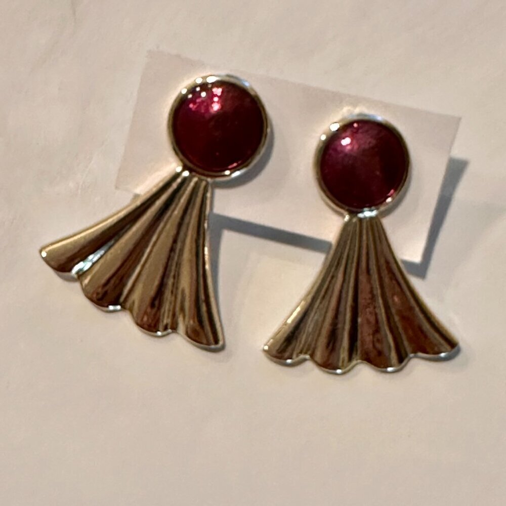 Vintage Style Gold-Tone Fan Drop Earrings, Burgundy Garnet Cabocho